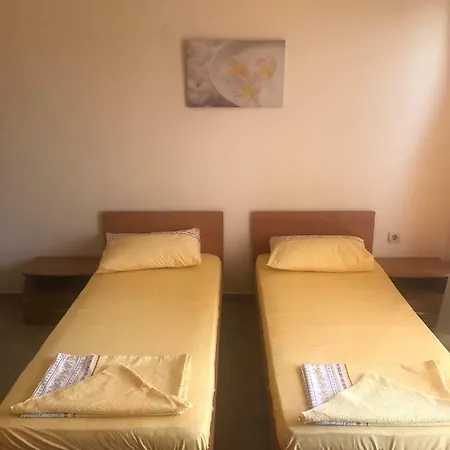 Πανσιόν Dachevi House